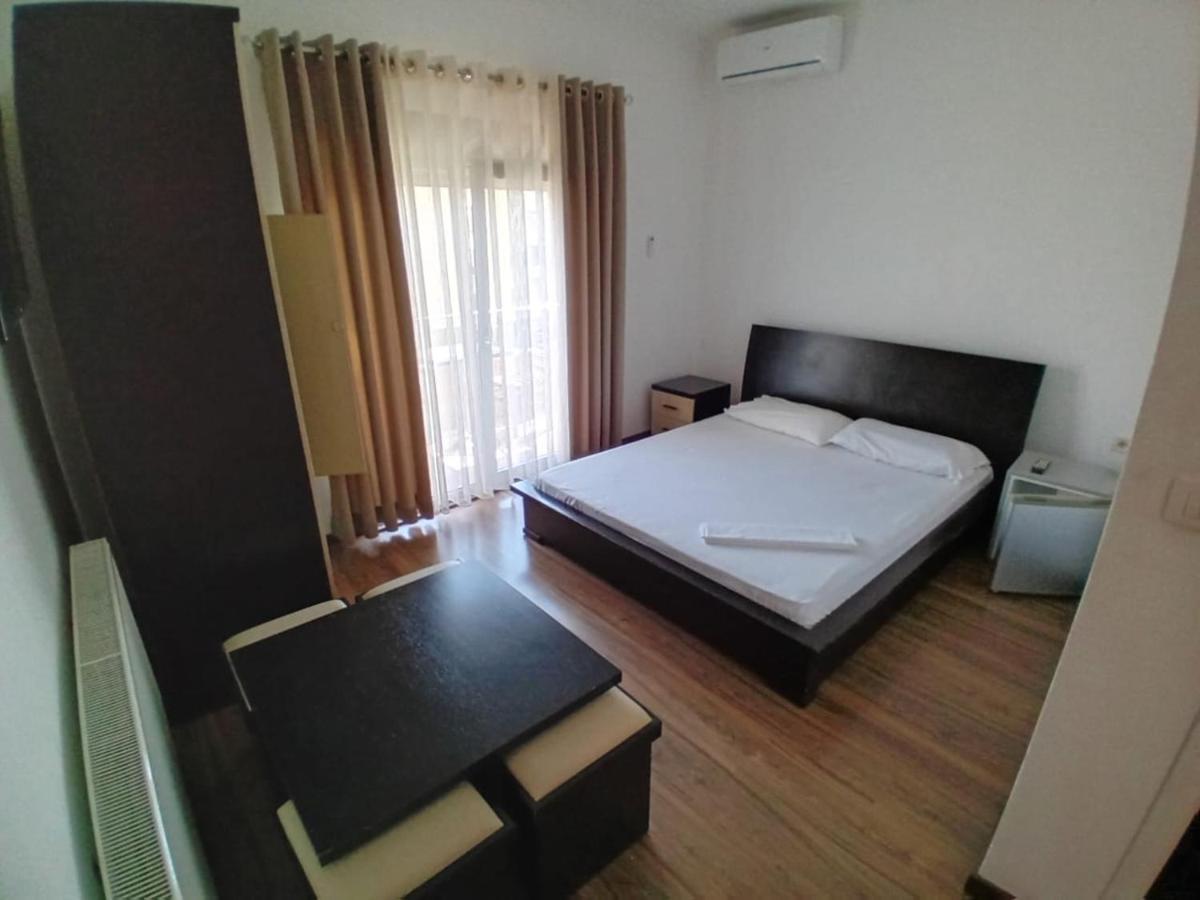 Hotel Yjet Pogradec Exterior foto